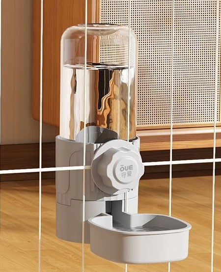 Pet hanging water feeder