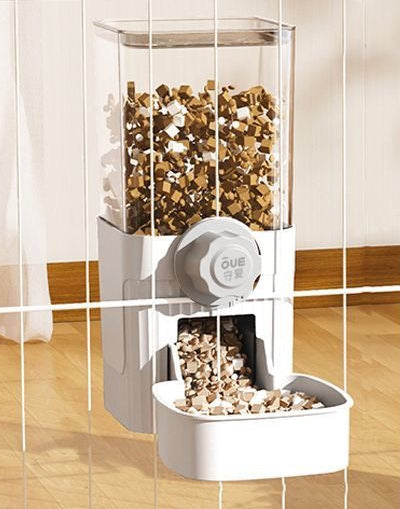 Pet hanging food feeder